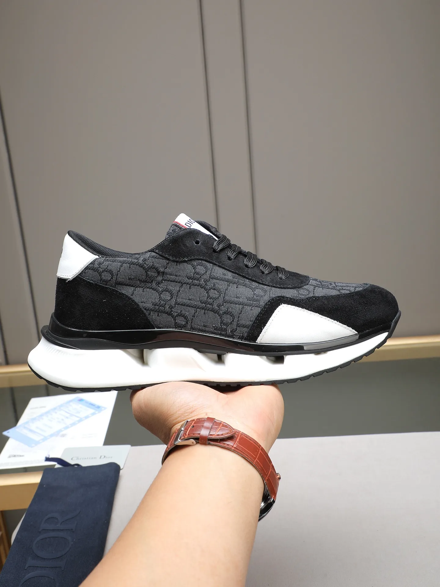 PP460 New Dior🆕The latest men's casual sports shoes, the upper is made of imported cowhide➕Dior's special material! Breathable sheepskin. The TPU blade base is lightweight and wear-resistant! Size:38-44 (45 customized)